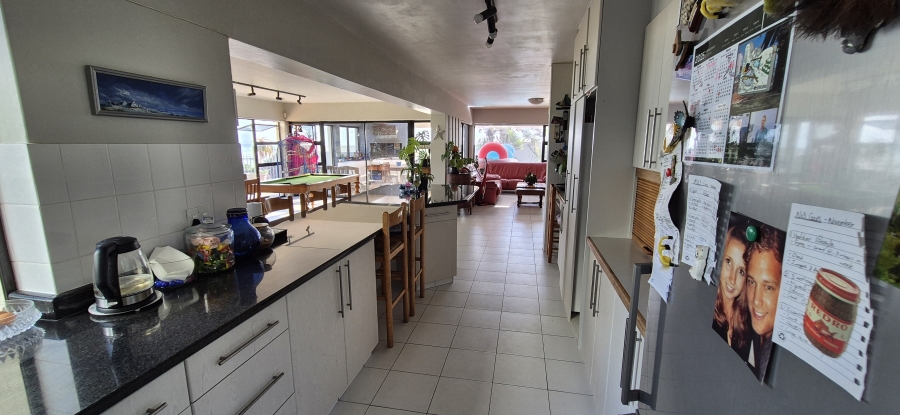4 Bedroom Property for Sale in Van Riebeeckstrand Western Cape